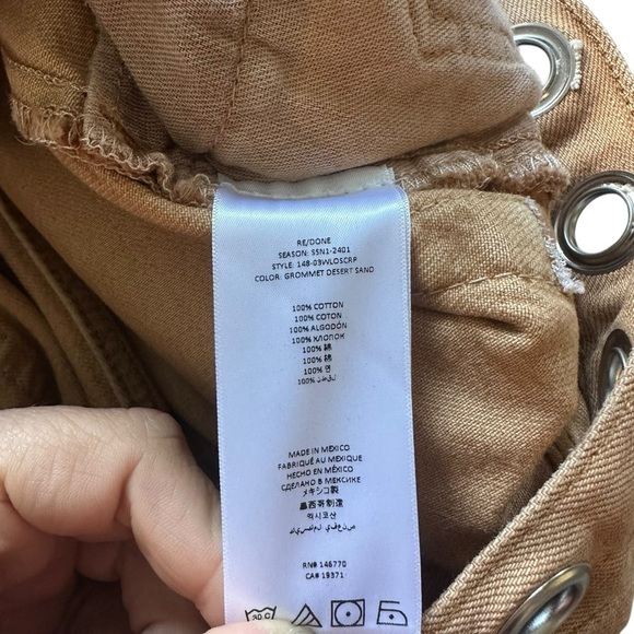 NWT Re/Done originals 90’s Loose Crop size 27 tan with metal
Grommets - Picture 10 of 11